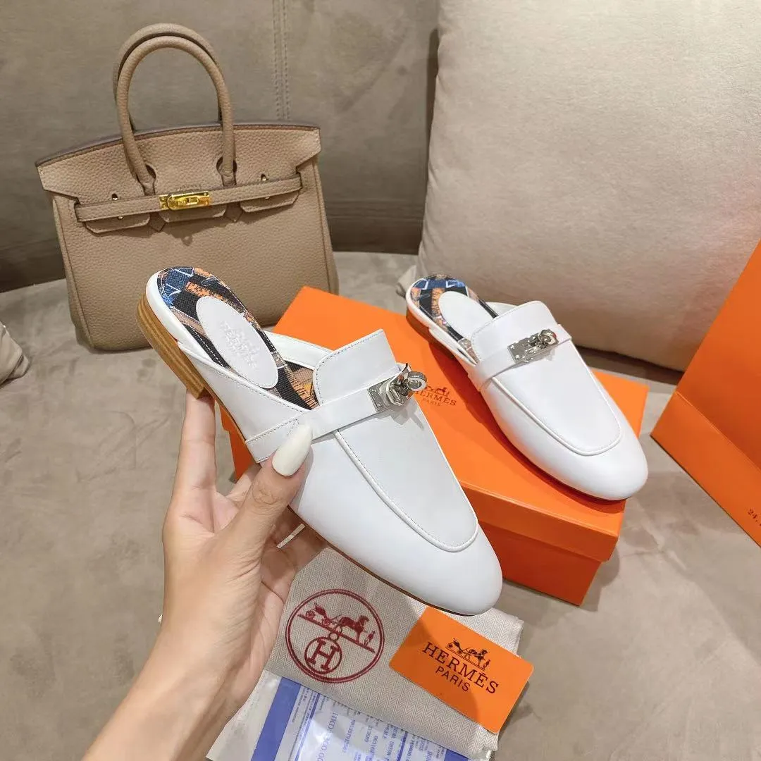 👟👟Ex-factory price 440👟👟Hermes/Hermes new kelly buckle sandal mule shoes for women flat toe lazy shoes and half slippers😄😄😄 Fabric: calfskin lining: sheepskin lining/3D floral cloth🌸🌸🌸 Code number: 35 36 37 38 39 40 41 Color: Black White Brown Outsole: Anti-leather pattern rubber outsole